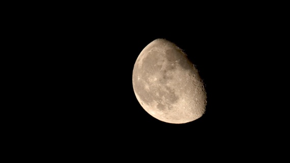 See the final last quarter moon of 2022 rise tonight