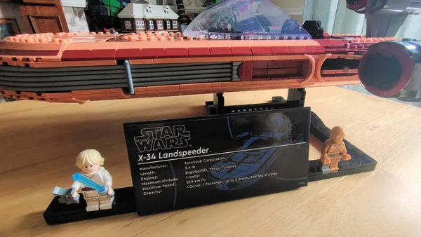 Lego Luke Skywalker's Landspeeder is 30% off