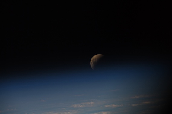 Astronaut snaps lunar eclipse photos from space station