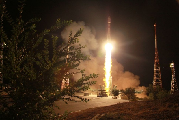 Arianespace launches 34 OneWeb internet satellites to orbit