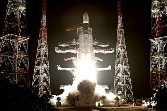India's most powerful rocket launches 36 OneWeb internet satellites into orbit