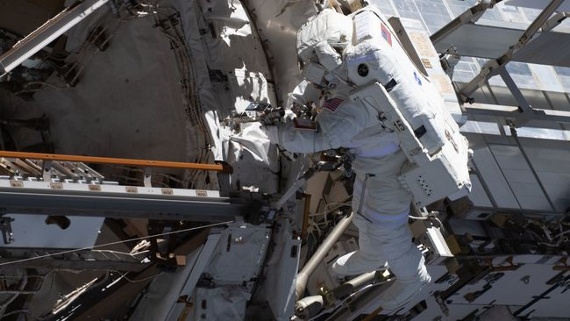 NASA astronaut Loral O'Hara talks about her spacewalk