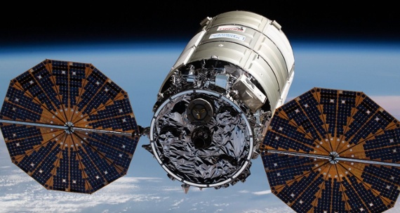 Cygnus cargo ship is trying to reach space station with only 1 solar array deployed