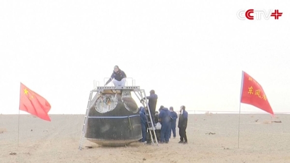 Space junk-damaged Chinese capsule returns to Earth